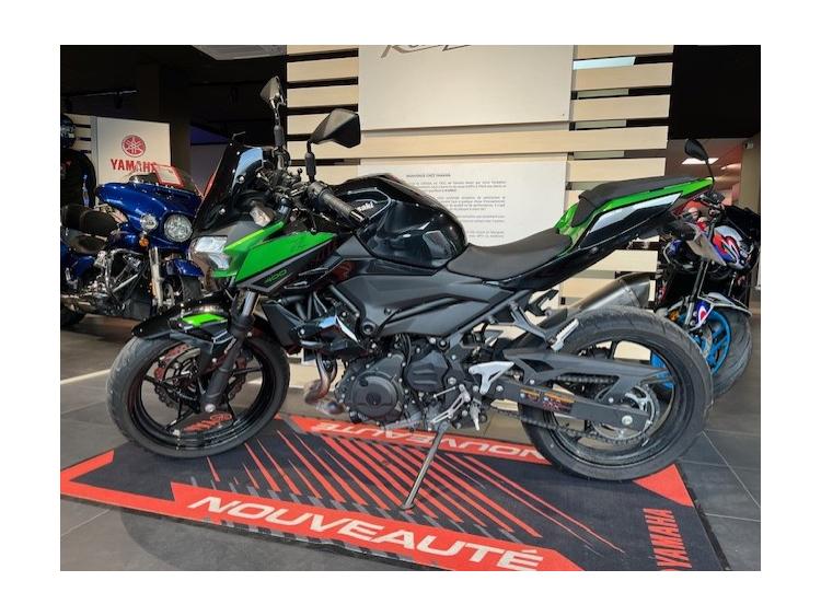KAWASAKI Z400 AKRAPOVIC GARANTIE 12 MOIS