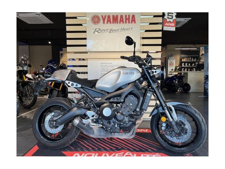 YAMAHA XSR 900