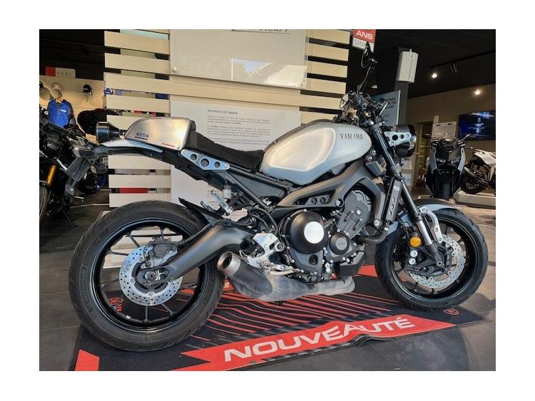 YAMAHA XSR 900