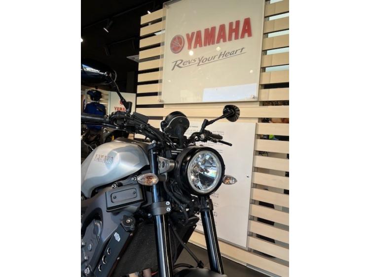 YAMAHA XSR 900