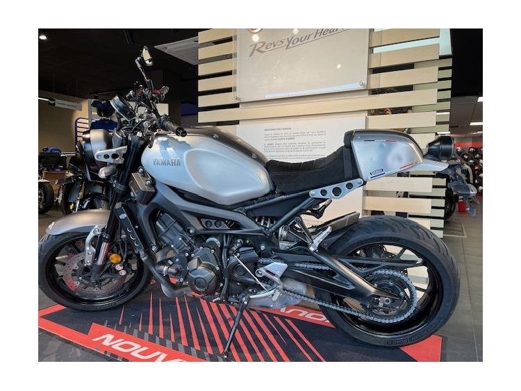 YAMAHA XSR 900