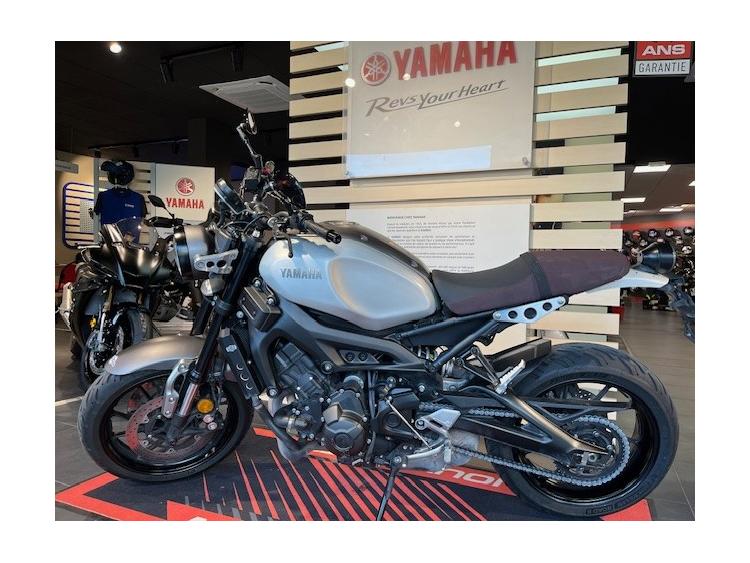 YAMAHA XSR 900