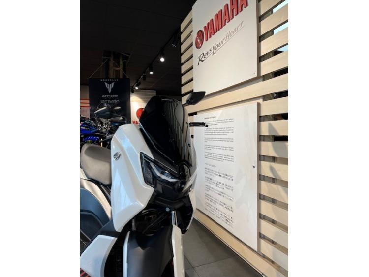 YAMAHA NMAX 125