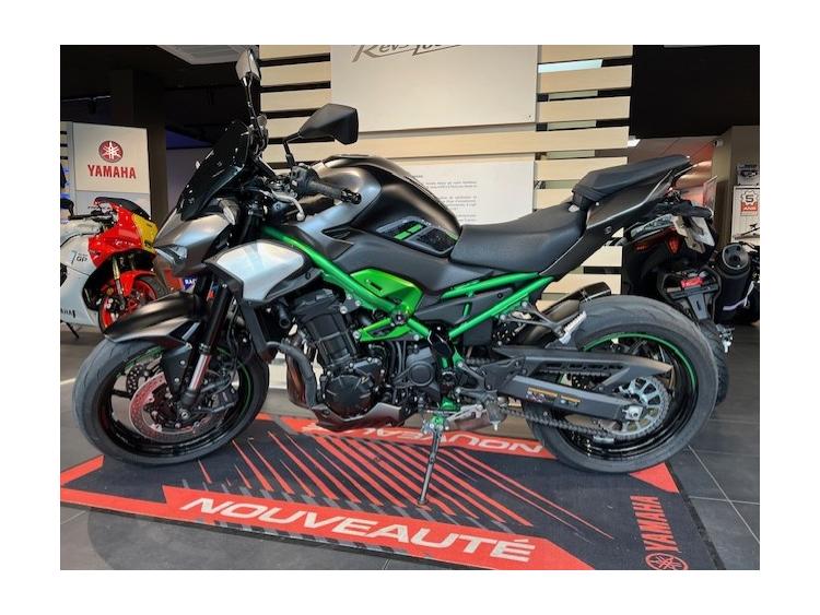 KAWASAKI Z 900 AKRAPOVIC 