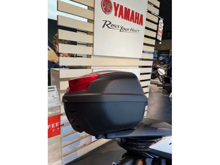 YAMAHA NMAX 125